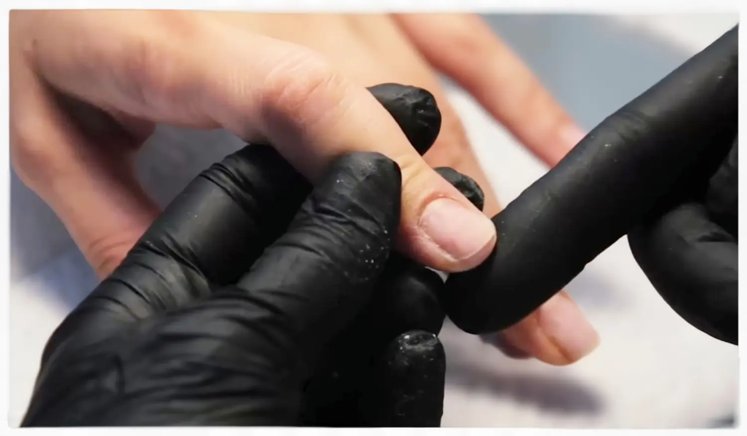 Milo's beauty oasis - Klassische Deluxe Maniküre