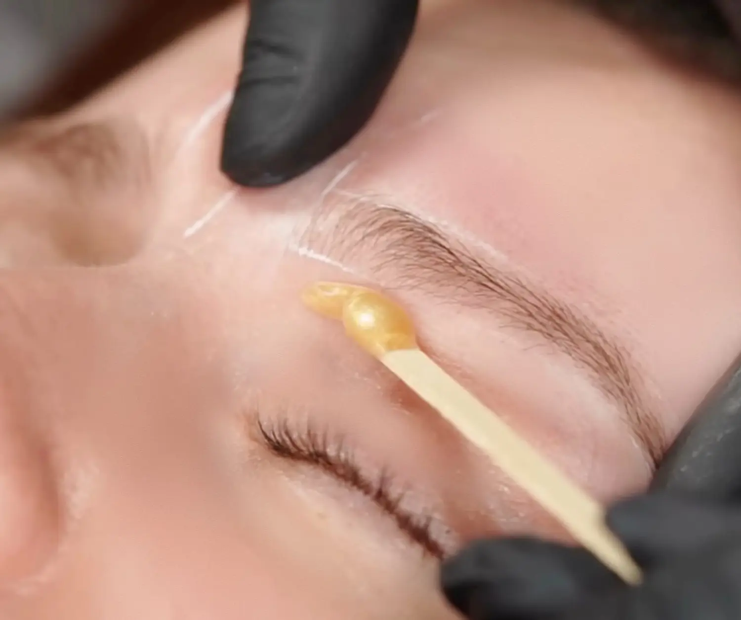 Milo's beauty oasis - Augenbrauen Waxing