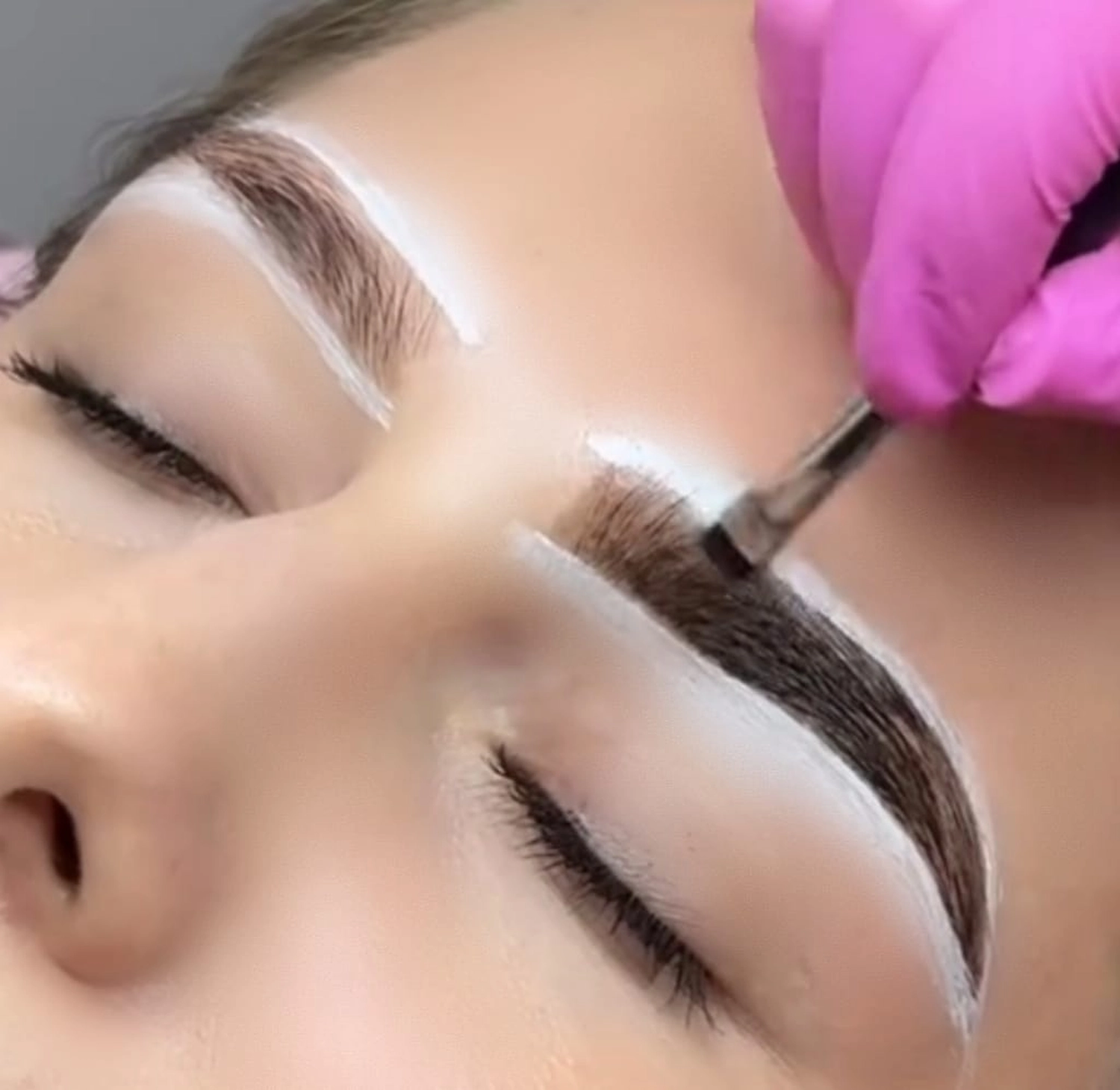 Milo's beauty oasis - Augenbrauenstyling